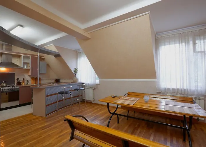 Apartment With Courtyard